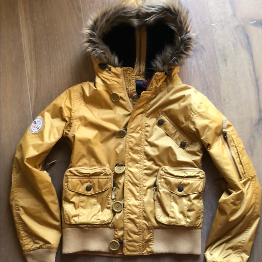Button snowboard jacket